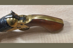 Colt Navy 1851 kal. 44BP Uberti / Navy Arms Ridgefield