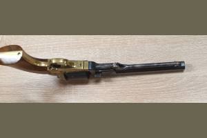 Colt Navy 1851 kal. .36BP Uberti