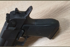 Desert Eagle kal. .44RemMag. I.M.I. lufa 6