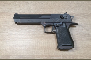 Desert Eagle kal. .44RemMag. I.M.I. lufa 6