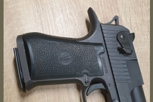 Desert Eagle kal. .44RemMag. I.M.I. lufa 6