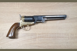 Colt Navy 1851 kal. .36BP Euroarms grawerowany