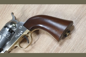 Colt Army kal. .44BP Uberti NIERDZEWNY