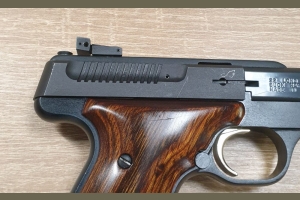 Browning Buck Mark kal .22Lr