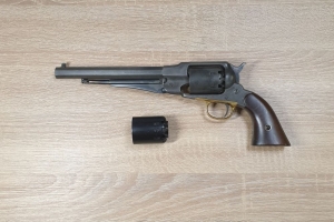 Remington 1858 kal. 44BP Uberti - zestaw