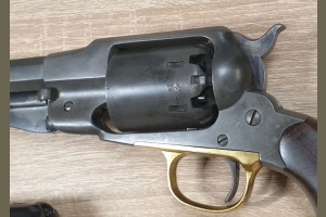 Remington 1858 kal. 44BP Uberti - zestaw