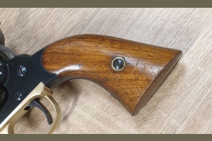 Remington mod. 1858 kal .44BP Navy Arms Co. Ridgefield