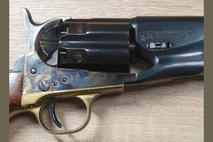 Colt Army mod. 1860 kal. .44BP Uberti lufa 5,5
