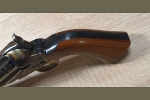Colt Army mod. 1860 kal. .44BP Uberti lufa 5,5