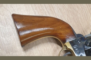 Colt Army 1860 kal .44BP A.Uberti & C. Gardone