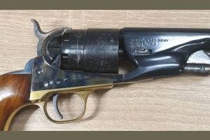 Colt Army 1860 kal .44BP A.Uberti & C. Gardone