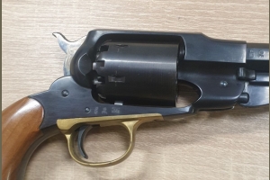Remington Mod. 1858 New Belt kal. .36BP Uberti & Gardone