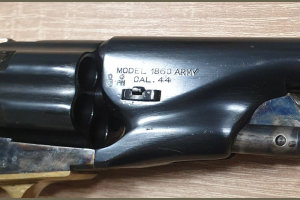 Colt Army 1860 kal. 44BP Uberti Sheriff