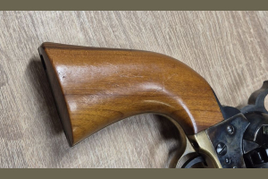 Colt Army 1860 kal. 44BP Uberti Sheriff - zestaw