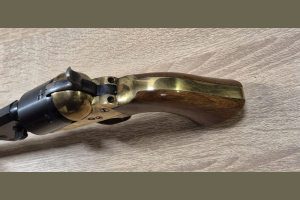 Colt Navy 1851 kal. .36BP Original HEGE - UBERTI