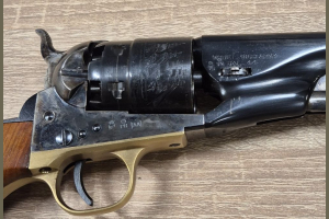 Colt Army 1860 kal .44BP A.Uberti & C.Gardone V.T
