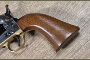 Colt Army 1860 kal .44BP A.Uberti & C.Gardone V.T