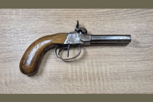 Podróżny pistolet dwulufowy kal. 10mm