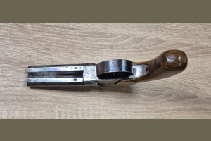 Podróżny pistolet dwulufowy kal. 10mm