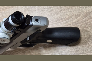 Colt Target Model kal. .22LR z kolimatorem