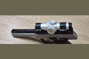 Colt Target Model kal. .22LR z kolimatorem